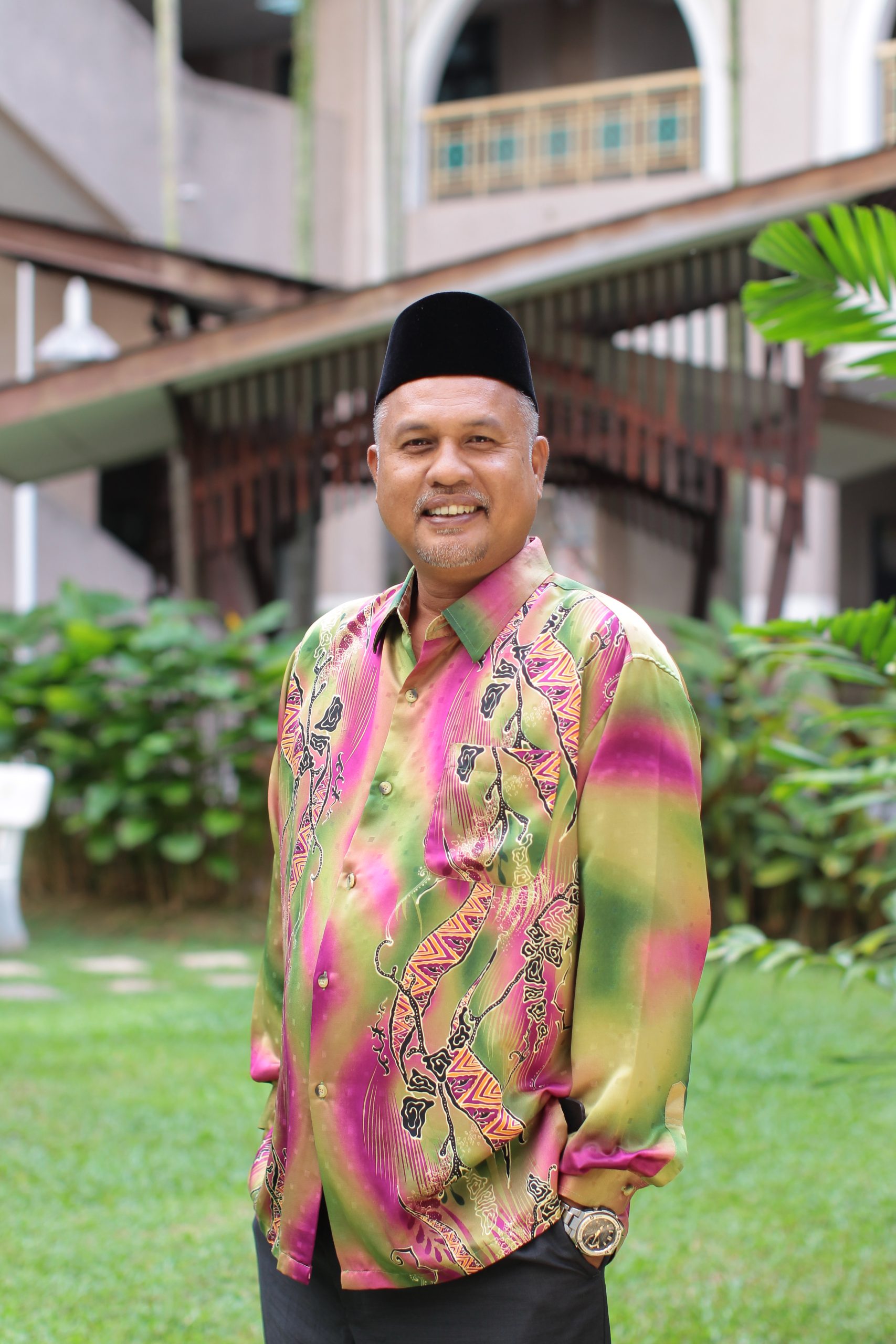 Assoc. Prof. TPr Dr. Lukman Hakim Mahamod