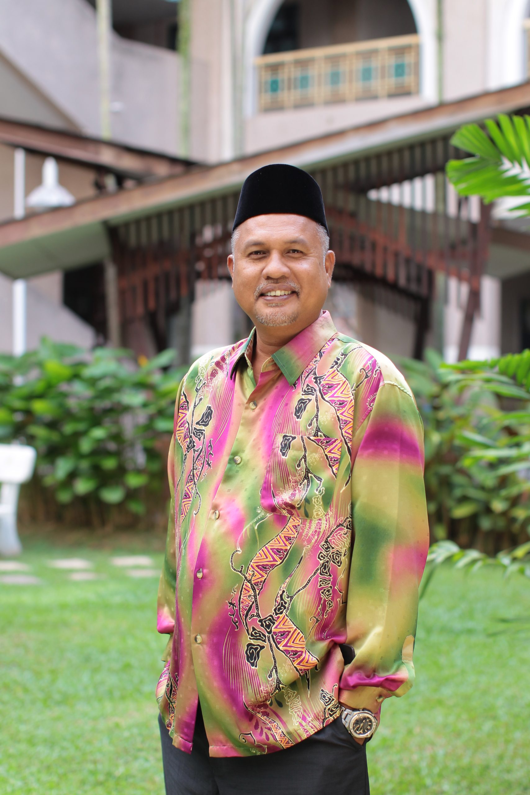 Assoc. Prof. TPr Dr. Lukman Hakim Mahamod