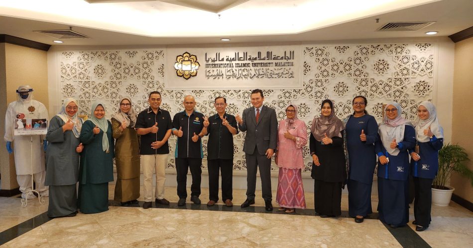 MoU signing - group photo