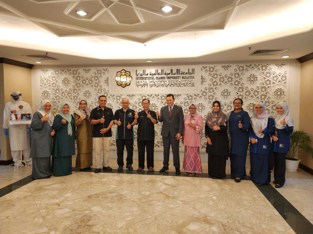 MoU signing - group photo