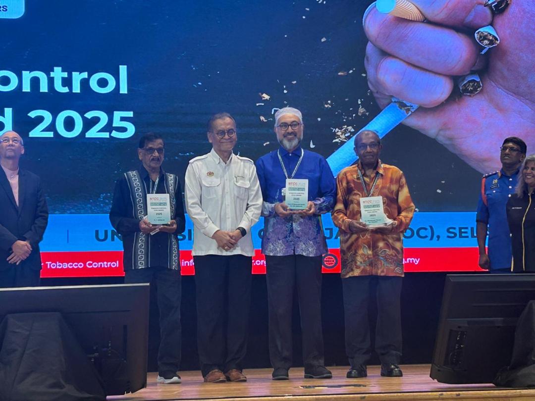 Prof. Dr. Mohamad Haniki Honoured for Outstanding Contributions to Tobacco Control