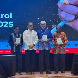 Prof. Dr. Mohamad Haniki Honoured for Outstanding Contributions to Tobacco Control